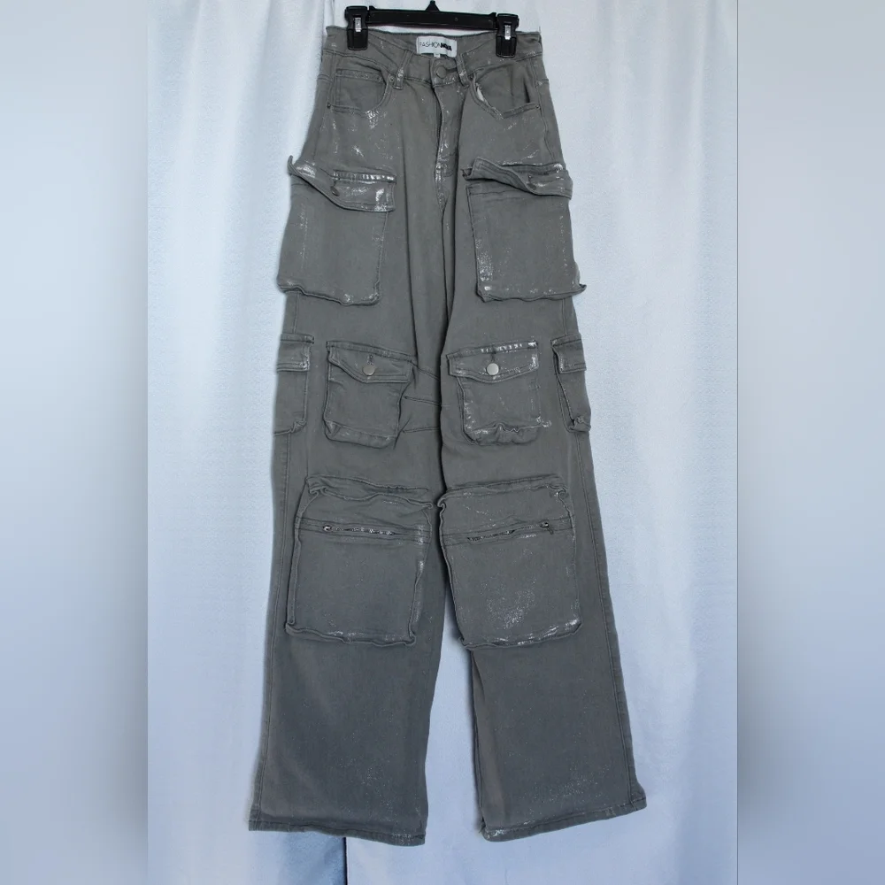 Fashion Nova Time To Shine Silver Foil Cargo Jeans Size 3 Baggy - Picture 3 of 8